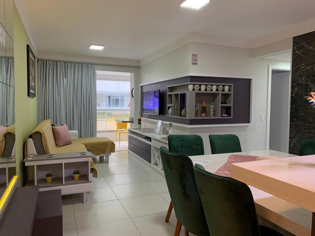 No 7 Mares, Ingleses Apartamento *